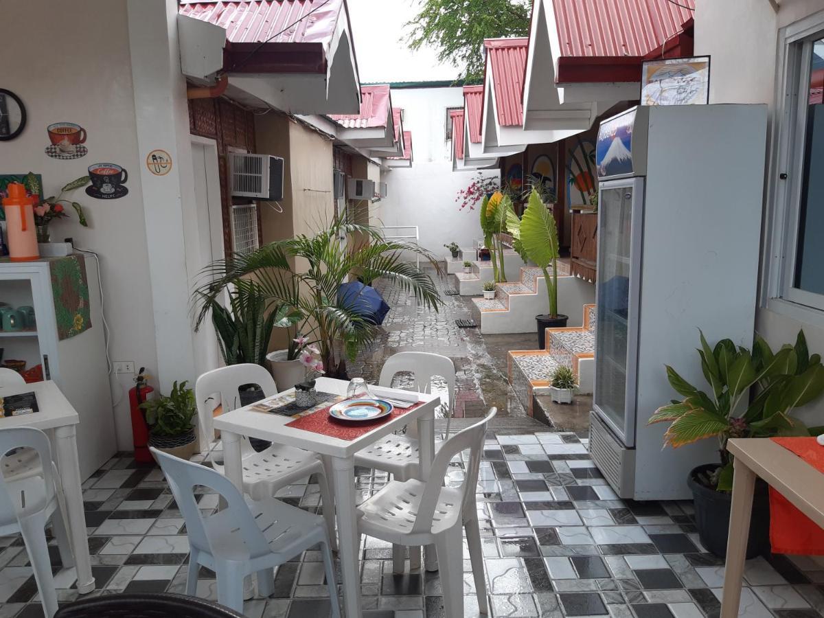 Sandstorm Lodge And Cafe ปูแอร์โตกาเลรา ภายนอก รูปภาพ