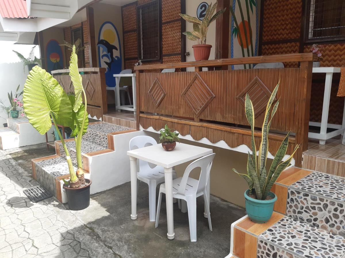 Sandstorm Lodge And Cafe ปูแอร์โตกาเลรา ภายนอก รูปภาพ