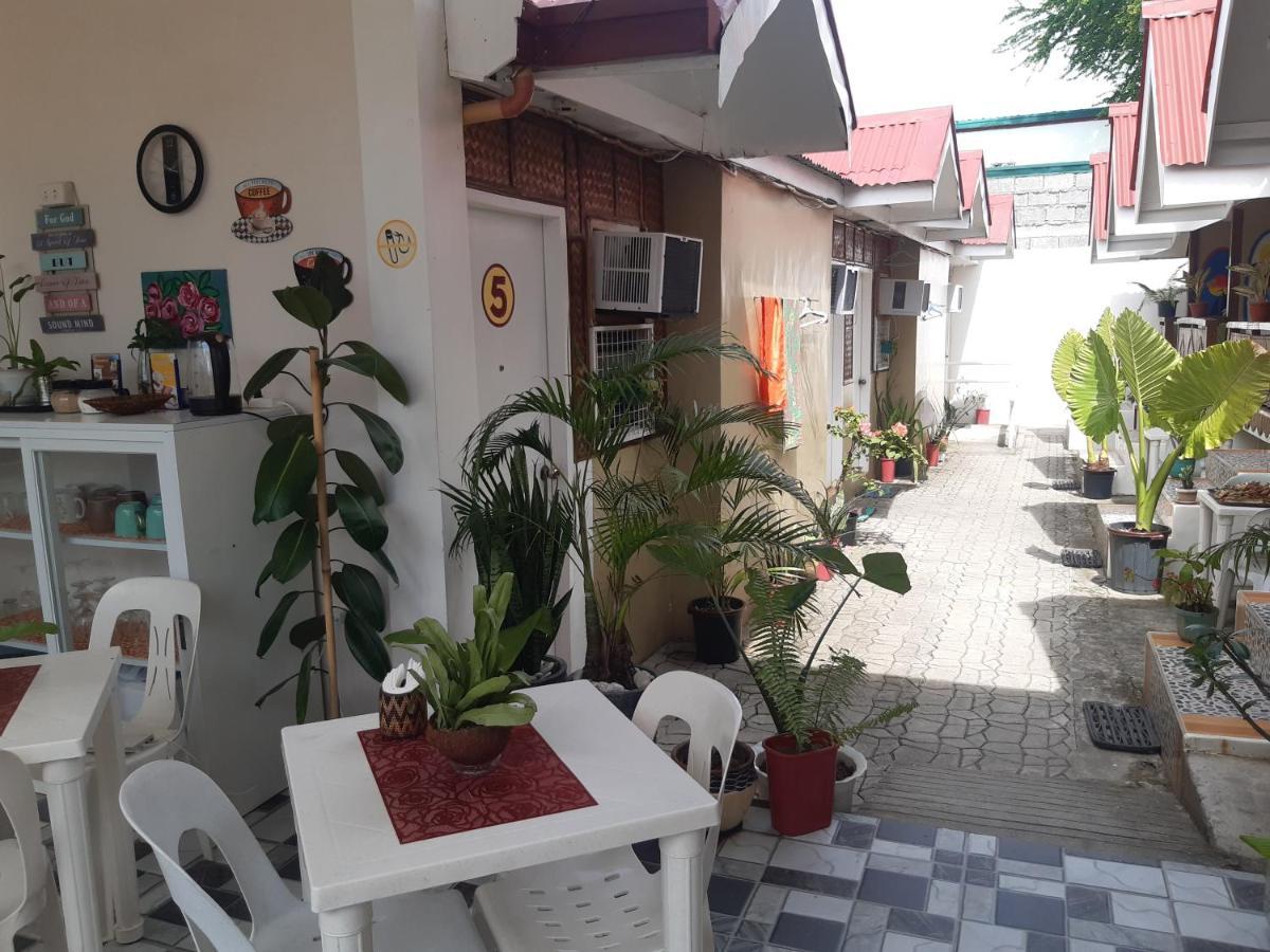 Sandstorm Lodge And Cafe ปูแอร์โตกาเลรา ภายนอก รูปภาพ