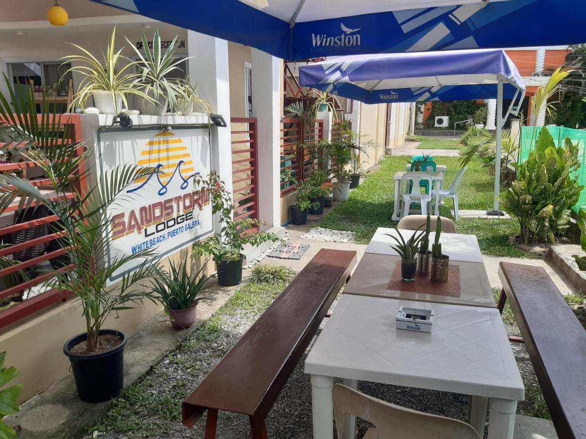 Sandstorm Lodge And Cafe ปูแอร์โตกาเลรา ภายนอก รูปภาพ