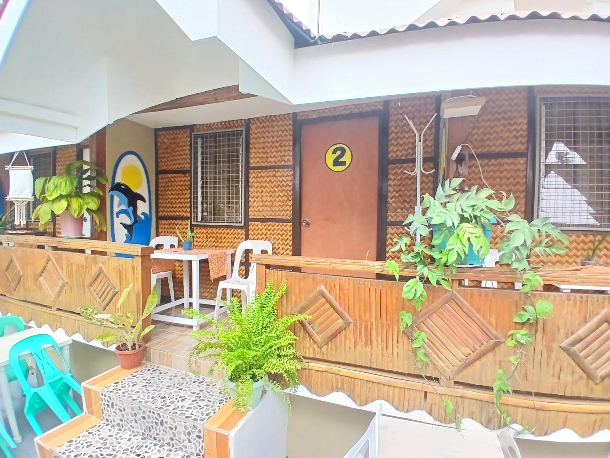 Sandstorm Lodge And Cafe ปูแอร์โตกาเลรา ภายนอก รูปภาพ