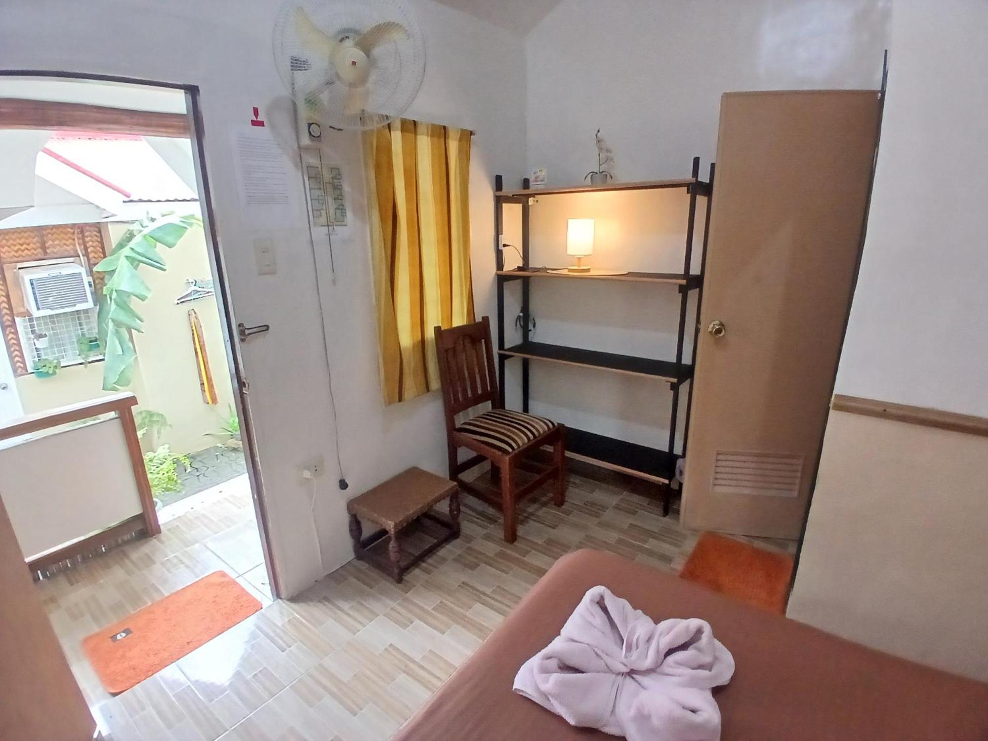 Sandstorm Lodge And Cafe ปูแอร์โตกาเลรา ภายนอก รูปภาพ